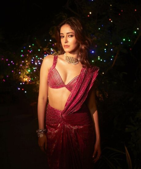 Ananya Pandey estrella porno de alta calidad imágenes