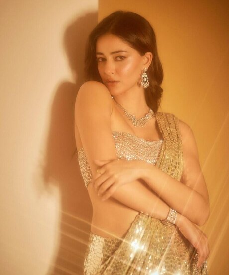 Ananya Pandey model adult img