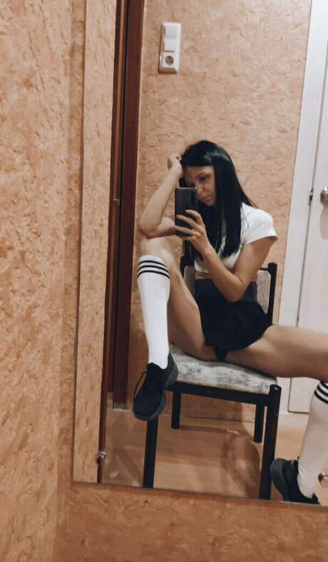 ANNY RUDEGIRL Miniature