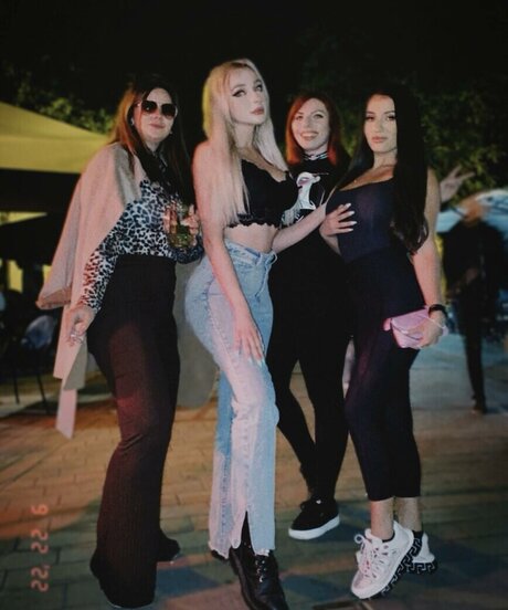 aryssa614 haut modèle des photos