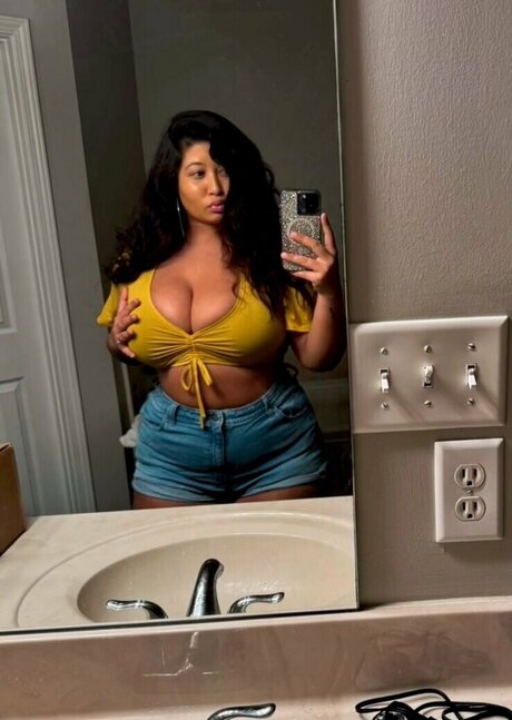 Megan Shaye modèle de haute qualité photos