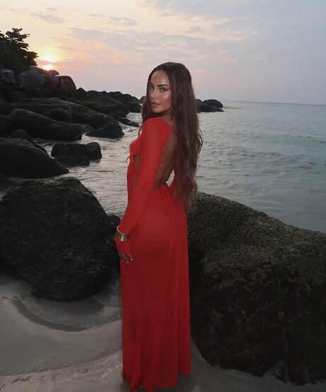 Margarita Maddy Nigmatullin nus étoiles archive