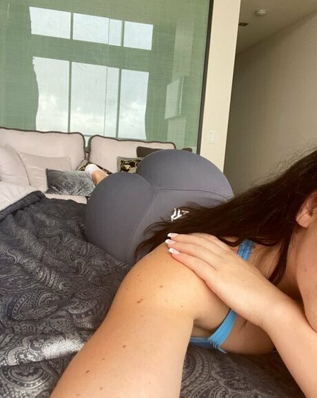 Izzy Davies estrella porno sexy foto