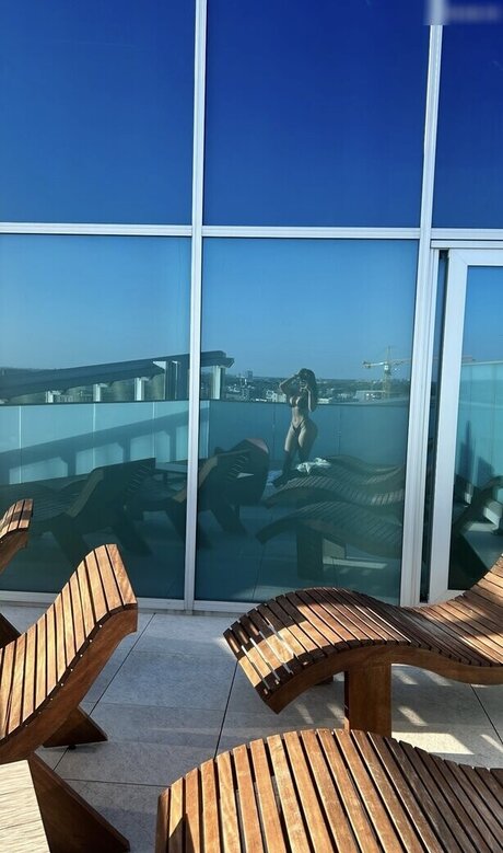 Lya Aylin modèle xxx img