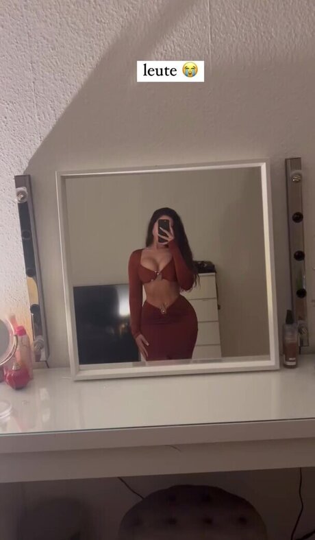 Lya Aylin modelo libre fotos