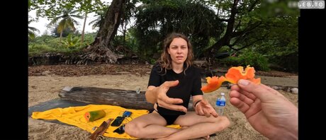 Sabrina Outdoor sexe star img