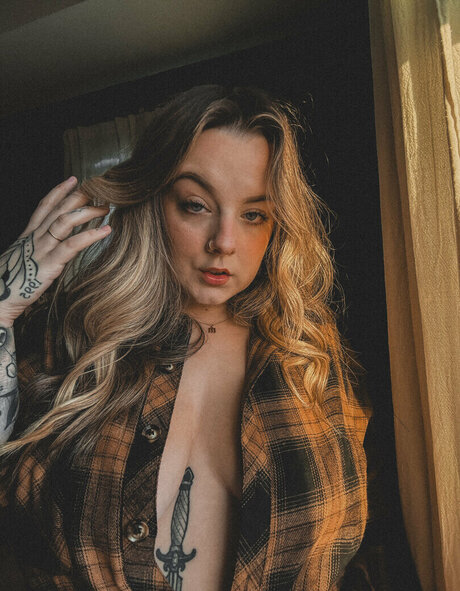 goldenhourgal modèle sympa image