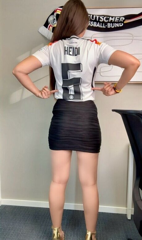 Heidi Bauer modelo xxx archivo