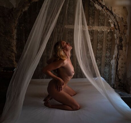 SonjaModel star du porno chaude photos