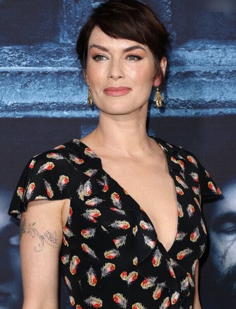 Lena Headey actriz sexual foto