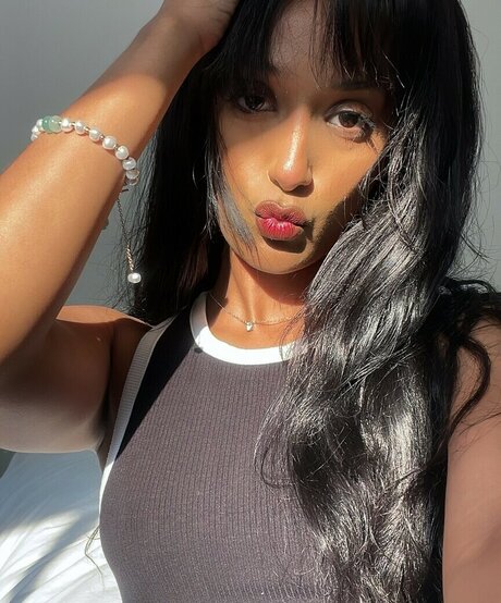 Honnete Bas pornstar xxx pictures