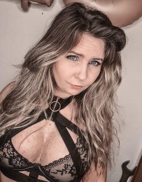 Nicole Miss opel modèle sexy des photos