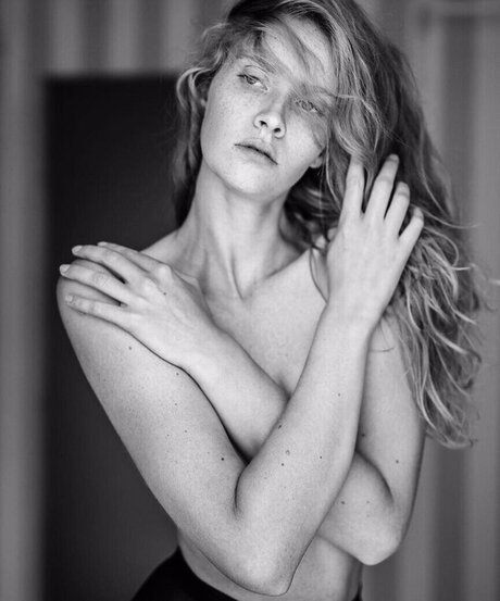 Sandra Hunke hermosa estrella porno imágenes