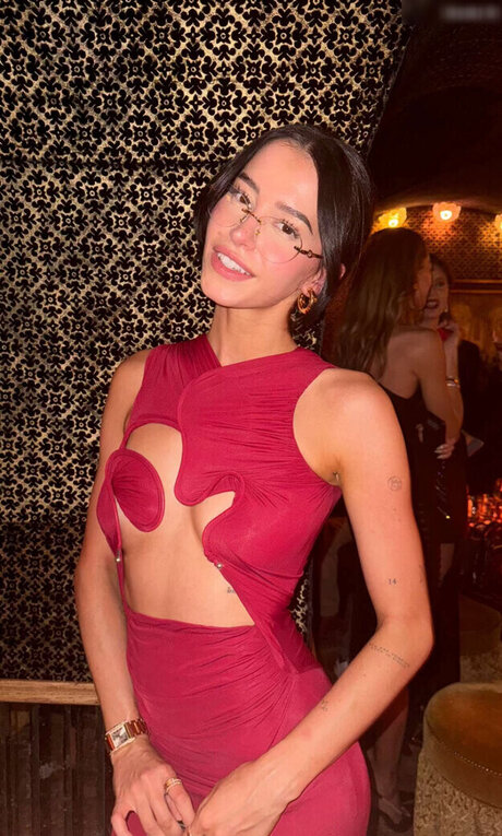 femme blonde onlyfans sympa pornographique img