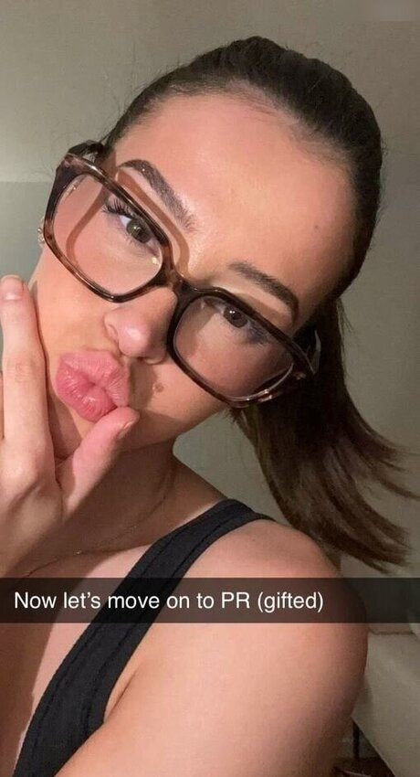 L a Elui xxx estrella porno imagen