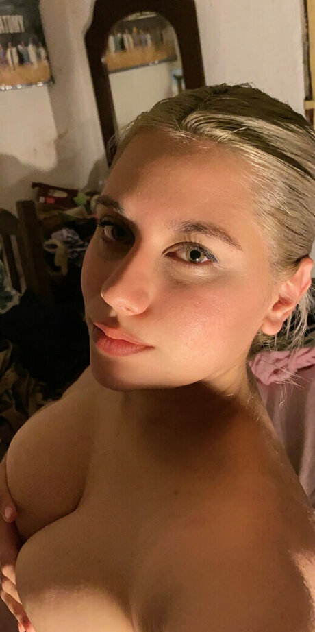 Abril Buffet pornstar naked pic