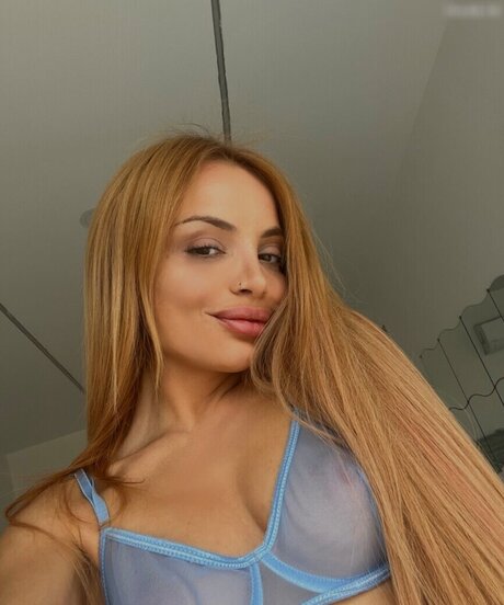 Lena Summer actriz caliente galería