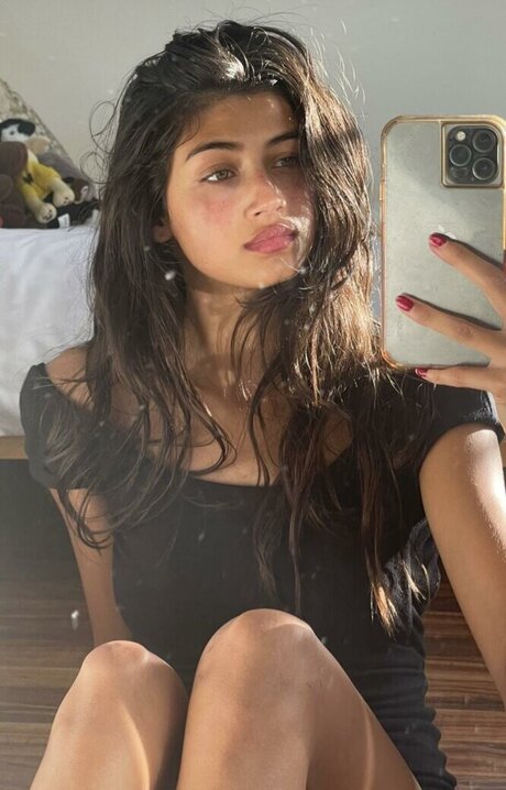 Meeya Dugied actrice porno images