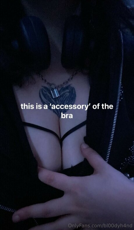 bl00dyh4nd belle actrice archive