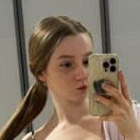 Alina Nikitina Alekseevna star du porno chaude photo