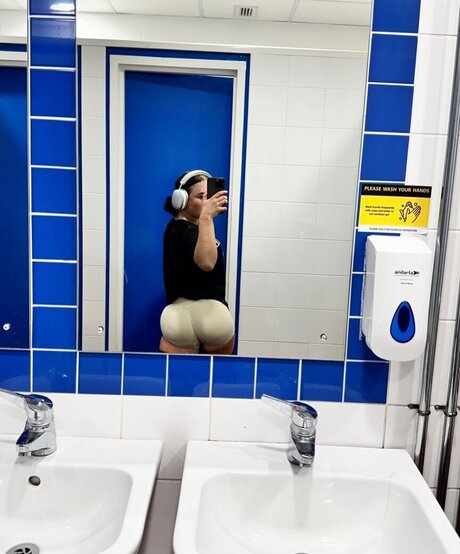 Ciara Wilmot star du porno exclusive collection