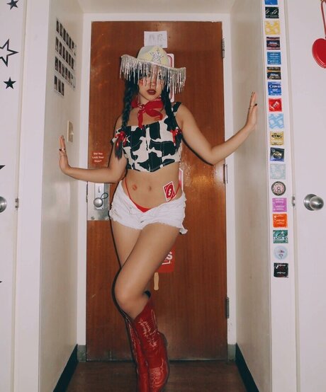 Choi Eun star exclusive pics