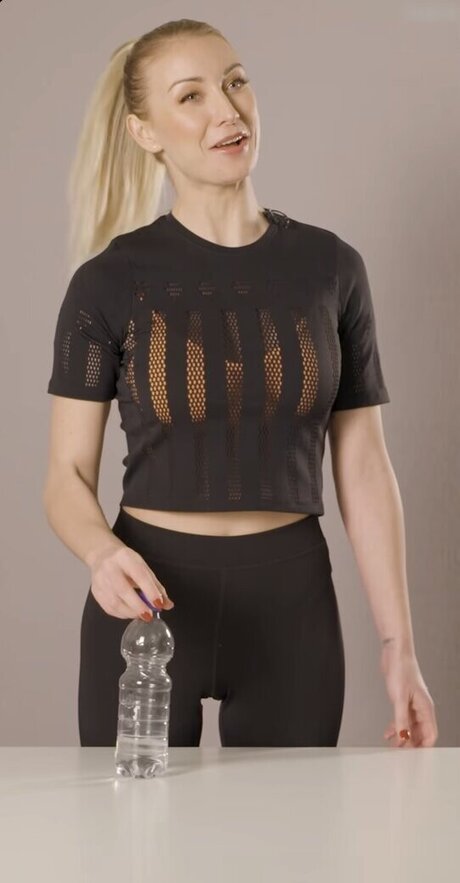 Anna Carina Woitschack star du porno adulte photo