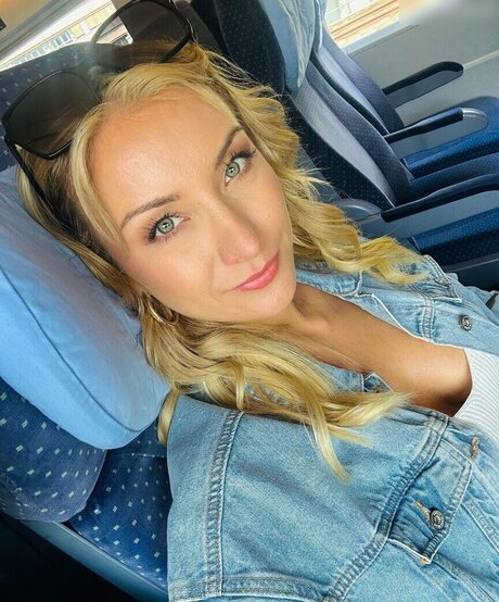 Anna Carina Woitschack estrella porno de arte archivo