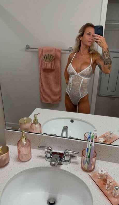 scottymild model beautiful img