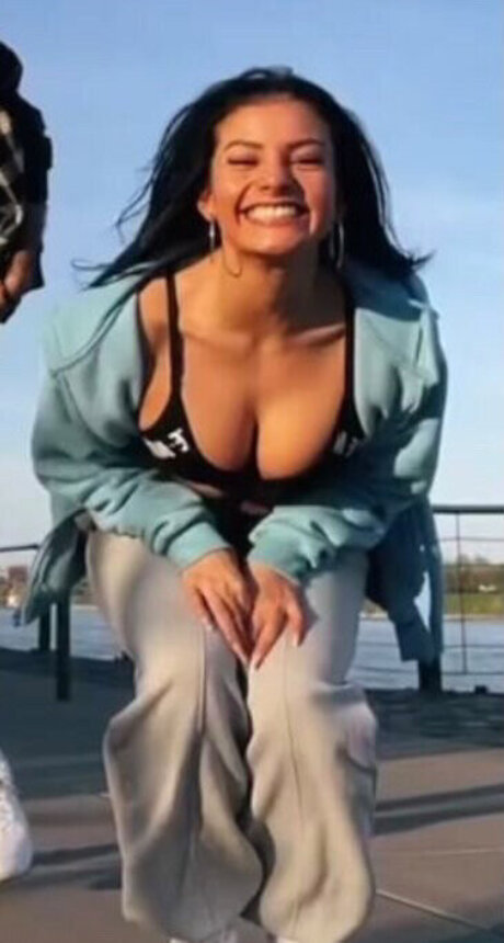 Ivana Santacruz exclusive model pic