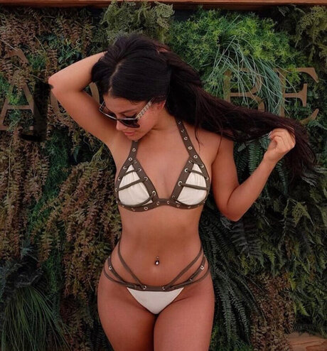 Ivana Santacruz star art photo