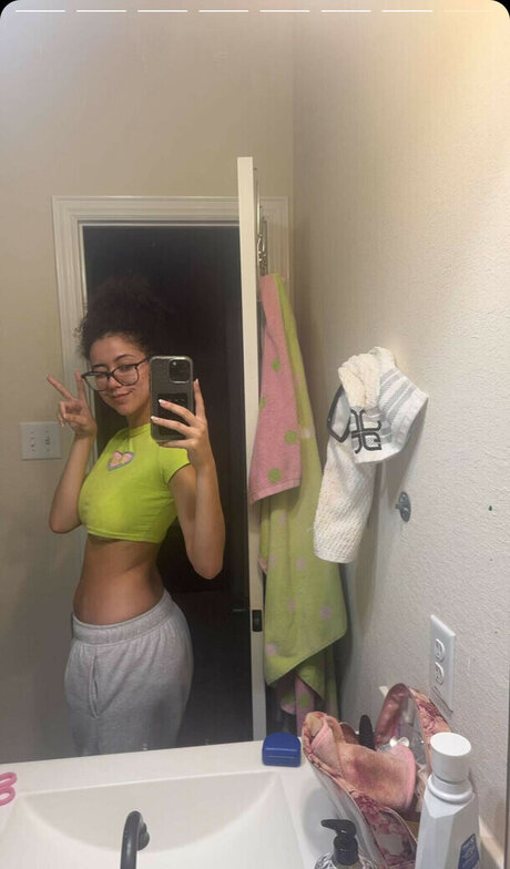 Megan Botnick pornstar free img