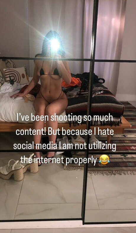 Alexa Chains model nudes photos