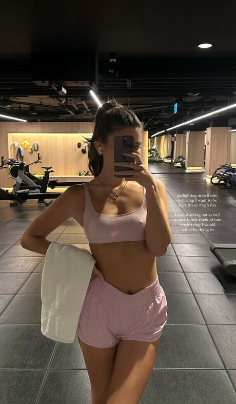 Carla Bezanson top star galerie