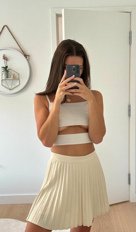 Carla Bezanson actriz erótica foto