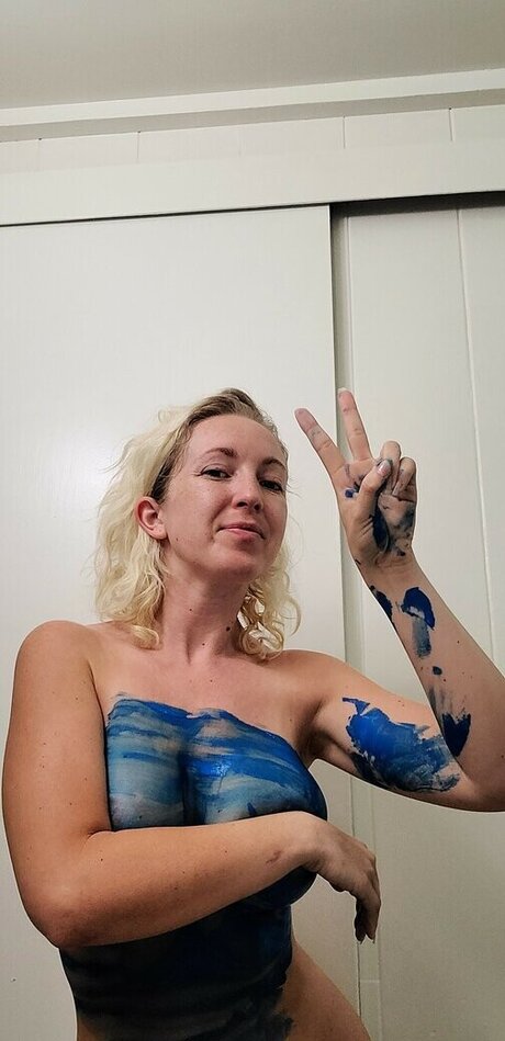 Jeneva From PARiTY Miniatura