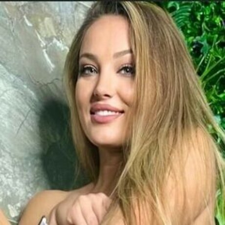 Floriane Masurelle model hot image