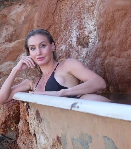 Julia Baessler étoile chaude photos