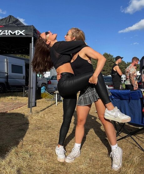 lara emilia modèle de sexe des photos