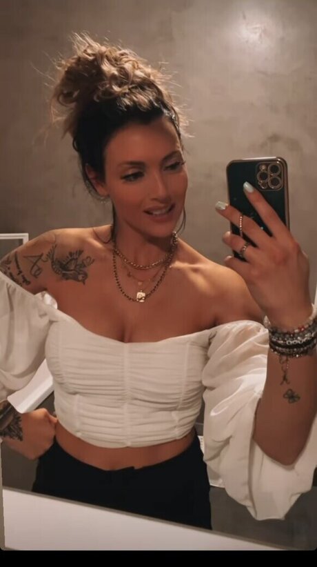 Aline Jost Diraimondo jolie étoile des photos