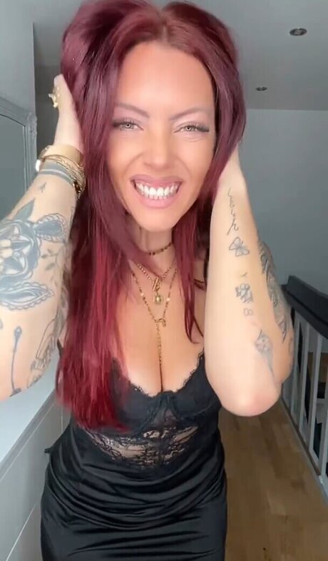 Aline Jost Diraimondo estrella porno atractiva galería