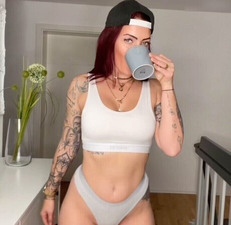 Aline Jost Diraimondo modelo de alta calidad fotos