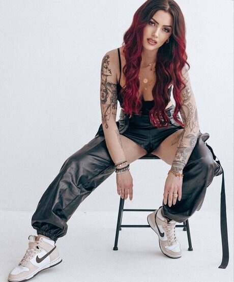 Aline Jost Diraimondo desnudos de modelos galerías