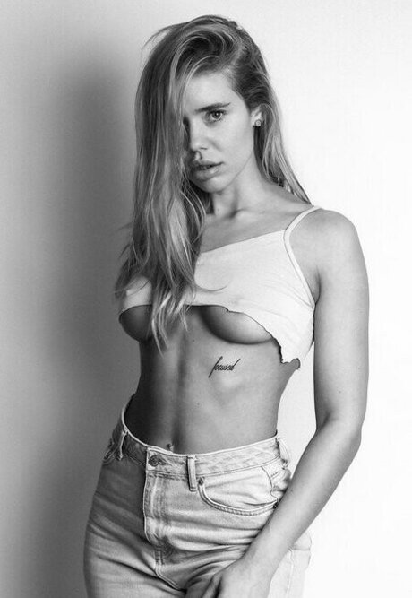 hollaura modelo hd recopilación