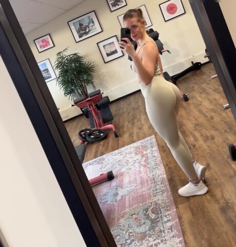 hollaura buena estrella porno imagen