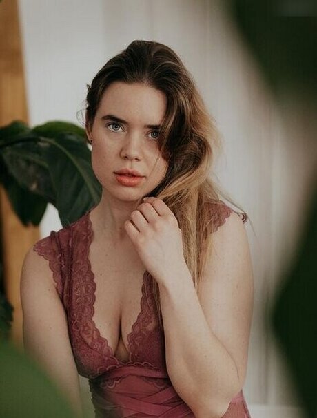 hollaura star du porno hd galerie