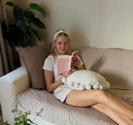 Juliet Small pretty pornstar photos
