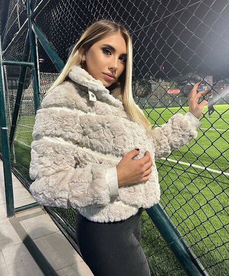 Elif Karaarslan pornstar beautiful archive