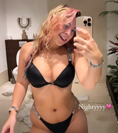 Chany Dakota star du porno sympa image