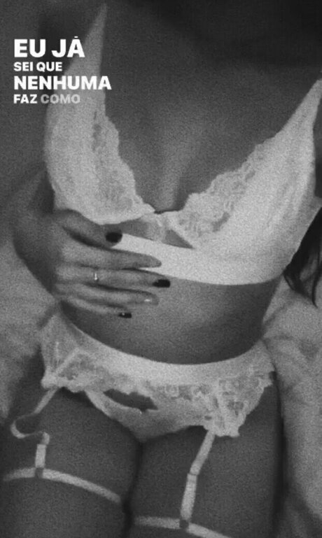 Garotas De Joinville modelo desnuda imagen